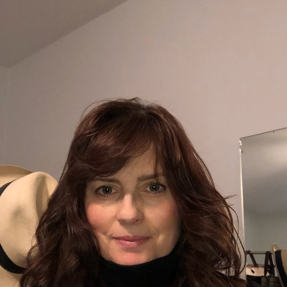 Meet your Posher, Suzanne - Picture 1 of 1